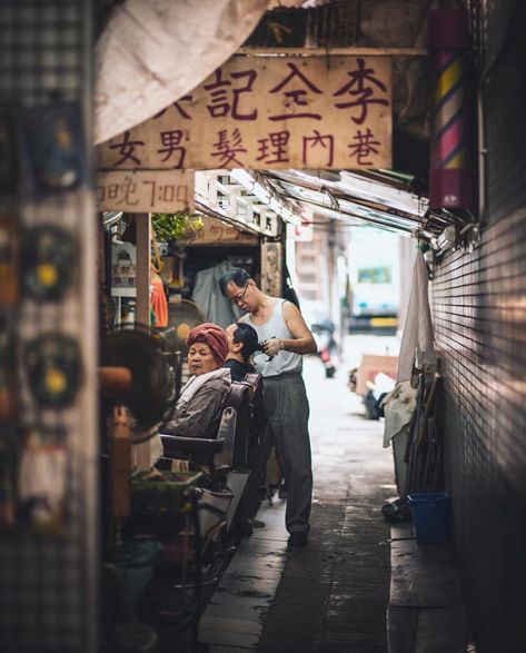 #streetphotography #hongkong #china #photography China Street Photography, Chinese Street Photography, Hongkong Street Photography, Meatloaf Recipes Easy Classic, Classic Meatloaf Recipes, Joe Yttd, Meatloaf Recipes Easy, Hongkong Photography, Chinese Photography