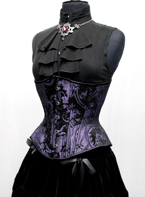 Lace Purple Dress, Elissabat Costume, Woman In Corset, Purple And Black Outfits, Dark Corset, Corset Purple, Tapestry Corset, Rave Outfits Men, Black Tapestry