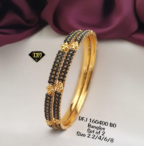 Black Beads Bangles, Black Bangles, Black Ornaments, Beads Bangles, Mughal Jewelry, Maharashtrian Jewellery, Gold Bangles Indian, Gold Bracelet Simple, Mangalsutra Design