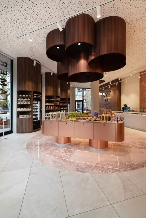 Chocolate Shop Design, Luxury Supermarket, Pastry Shop Interior, Chocolate Store Design, Chocolatier Shop, Cafe Design Inspiration, Bakery Shop Interior, Chocolate Pralines, Modern Coffee Shop