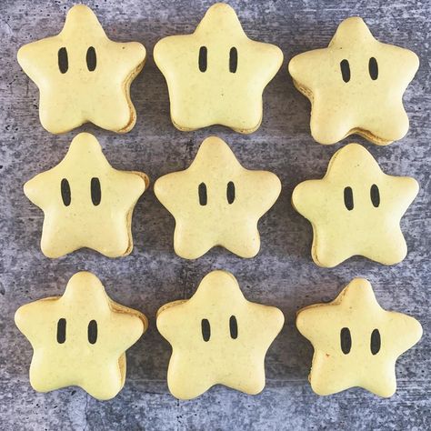 Super Mario Macarons, Mario Macarons, Star Macarons, Super Mario Food, Mario Food, Super Mario Theme, Themed Tea Party, Mario Star, Mario Bros Birthday Party