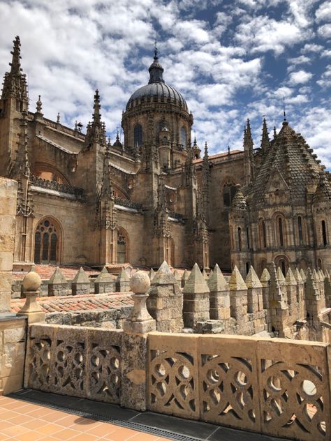 Spain Salamanca, University Of Salamanca Spain, Salamanca Spain Aesthetic, Salamanca Spain, Manual Photography, Spain Aesthetic, Shadow Photos, Click Photo, Self Portrait Photography