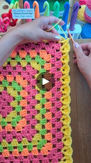 Crochet Tricks, Crochet Hacks, Crochet Blanket Border, Awesome Crochet, Crocheted Things, Stitches Crochet, Crochet Hack, Crochet Edging Patterns, Crochet Granny Square Blanket