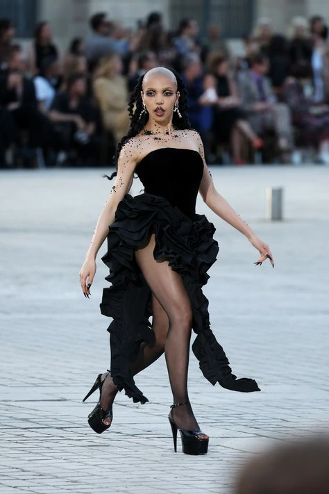 FKA Twigs Played the 1920s Coquette in Alexandre Vauthier at Vogue World 2024 | Vogue Drury Lane, Haute Couture Looks, 2010s Fashion, Fka Twigs, Moda Paris, Alexandre Vauthier, Dance Company, British Vogue, April 2024