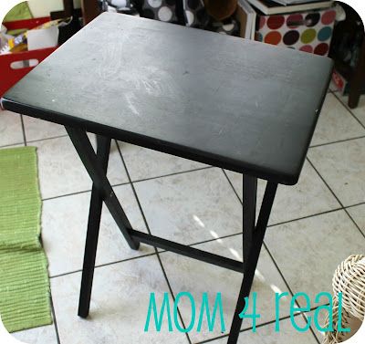 Diy Tv Table Trays, Painted Tv Trays, Tv Tray Makeover, Wooden Tv Trays, Diy Craft Table, Tv Dinner Trays, Craft Table Diy, Tv Tray Table, Tv Tray