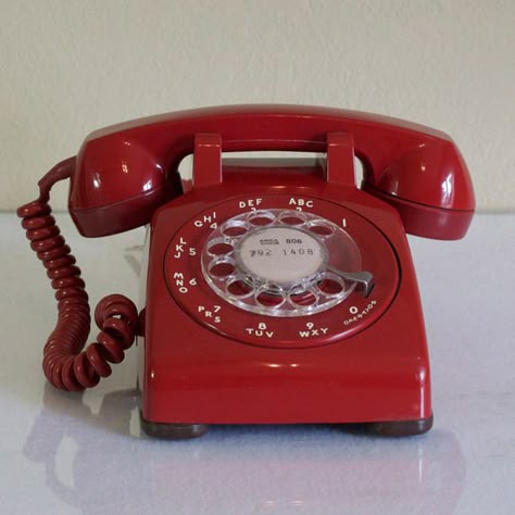 Rotary Phone, Little Shop Of Horrors, Vintage Phones, Vintage Mom, Vintage Telephone, Old Phone, Vintage Memory, Desk Phone, Dog Snacks