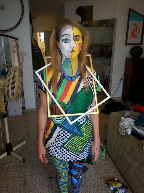 This Picasso creation: 50 People Who Took Halloween To The Next Level Carnaval Make-up, Best Costume Ever, Painting Halloween, Black Halloween Dress, Diy Halloween Costumes For Kids, Diy Kostüm, Hallowen Costume, Diy Halloween Costumes Easy, Art Costume