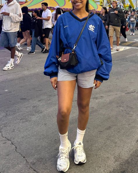 going to CNE to eat, duh 🎡 @relocationtoronto Vintage Pullover Jacket @longchamp Le Pliage Pouch @nike Vomero 5 - #CNE #summersover #torontosummer #fair Longchamp Le Pliage Pouch, Longchamp Pouch, Toronto Summer, Nike Vomero, Vomero 5, Instagram Creator, Vintage Pullover, The Comfy, Vintage Pullovers