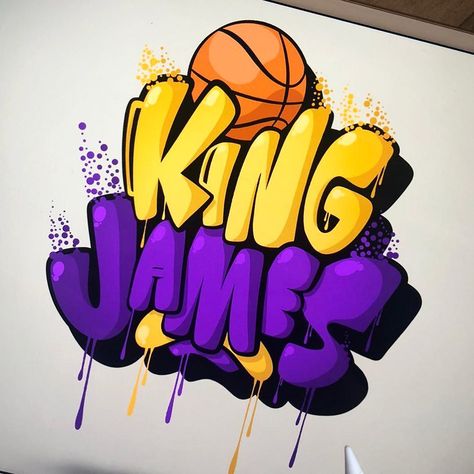 3,173 Likes, 27 Comments - Simon Dee (@sim0ndee) on Instagram: “King James. WHO IS THE BEST? 🏀” Basketball Graffiti, Graffiti Ideas, Lettering Sketch, Arte Doodle, Sidewalk Chalk Art, Graffiti Logo, Instagram King, Graffiti Writing, Graffiti Lettering Fonts