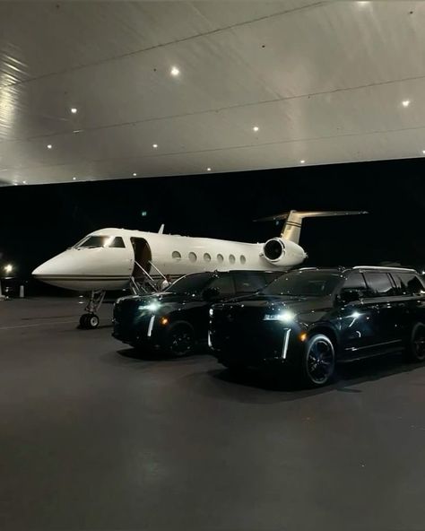 Jets Privés De Luxe, Jet Privé, Future Aesthetic, Luxury Private Jets, Dream Future, Rich Lifestyle, Luxury Lifestyle Dreams, Luxury Aesthetic, Future Lifestyle