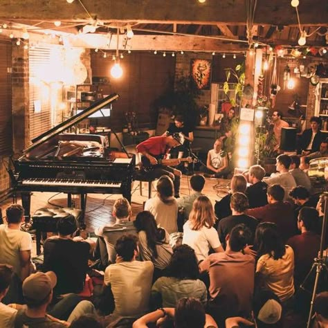 Small Concert Aesthetic, Bars London, Live Music Bar, Restaurant Music, Small Stage, Bars In London, Pub Music, Jazz Cafe, Bar Music