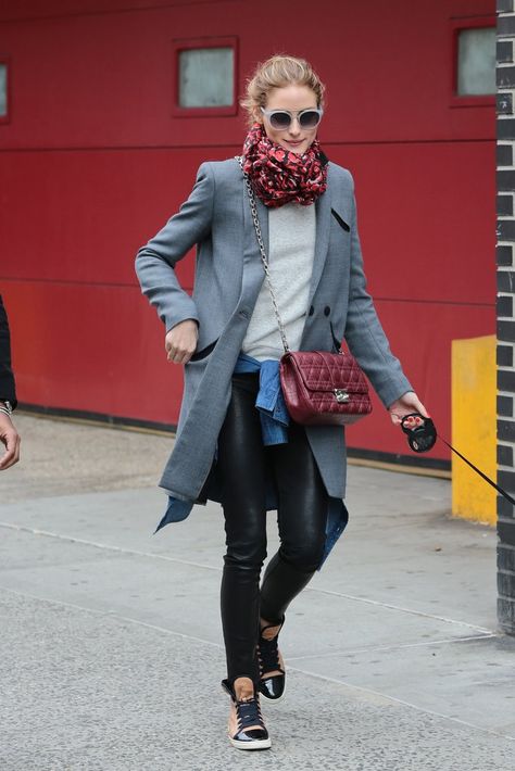 Top Casual Leather Skinnies and a Heather-Gray Sweatshirt With a Sophisticated Blazer Jacket Olivia Palermo Outfit, Outfits Leggins, Estilo Olivia Palermo, Olivia Palermo Lookbook, 2015 Outfits, Heather Grey Sweatshirt, Gray Coat, Olivia Palermo Style, Popsugar Fashion