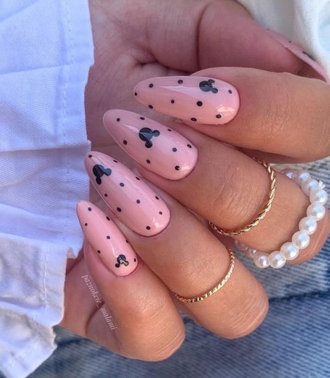 Miki Maus Nails, Miki Mouse Nail Art, Fancy Disney Nails, Nails Miki Mouse, Trendy Disney Nails, Miki Nails, Minimalist Disney Nails, Minnie Mouse Nails Pink, Disney Nails Pink