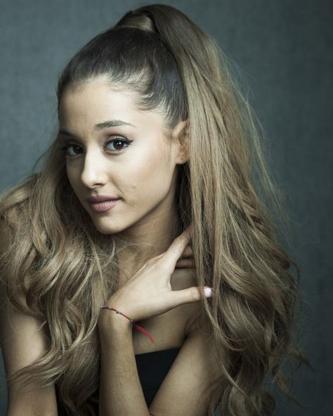 Ariana Grande 2014, Slicked Back Ponytail, The Ellen Show, Ariana Grande Wallpaper, Poker Face, Fast Hairstyles, Blowout Hair, Ariana G, Big Sean