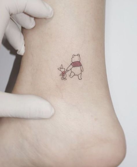 Piglet Tattoo, Winnie The Pooh Tattoos, Disney Tattoos Small, Inspiration Tattoos, Bff Tattoos, Disney Tattoo, Парные Тату, Cute Little Tattoos, Cute Tiny Tattoos