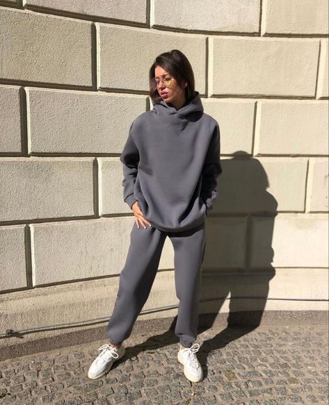 Sweats Outfits, Grey Fits, Tracksuit Outfit, Cute Comfy Outfits, Cute Swag Outfits, Tracksuit Women, Celebrity Outfits, College Fashion, Teenage Fashion Outfits