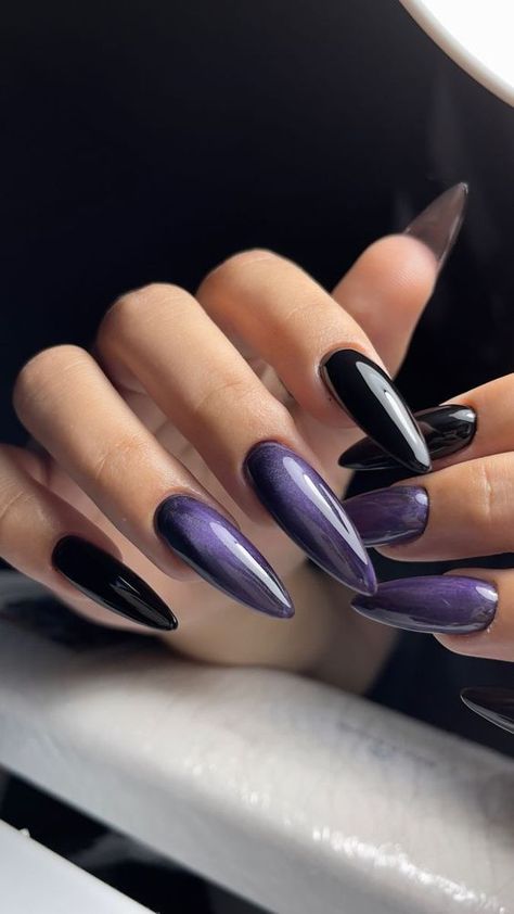 Goth Almond Nails Designs, Amethyst Nail Art, Dark Vampy Nails, Dark Purple Stiletto Nails, Dark Nails Aesthetic, Purple Goth Nails, Dark Aesthetic Nails, Purple Black Nails, Taylor Swift Nails Inspired