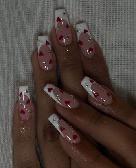 Simple Red And White Valentines Nails, Trendy Nails 2025 February, Nails For After Valentines Day, Cute Date Nails, Valentines Nails White French Tip, Burgundy Nails Valentines Day, Valentine's Day Nails Acrylic Almond, Matching Valentines Nails With Boyfriend, Pink Red White Nails