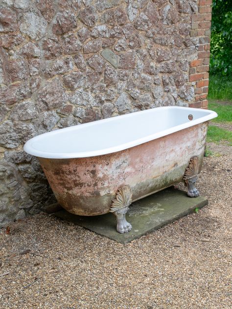 Bathtub Ideas, Clawfoot Tubs, Cast Iron Tub, Tiny Cabin, Clawfoot Tub, Clawfoot Bathtub, Cast Iron, Cabin