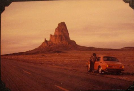 Desert Highway Aesthetic, Desert Grunge, Desert Aesthetic, The Lone Ranger, Western Aesthetic, Pics Art, Wild West, Film Photography, A Car