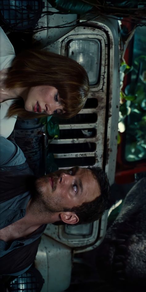 Owen And Claire Jurassic World, Owen Grady And Claire Dearing, Jurassic World Aesthetic, Claire And Owen, Jurassic World Claire, Jurrasic World, Jurassic World Wallpaper, Owen Grady, Jurassic Park Film