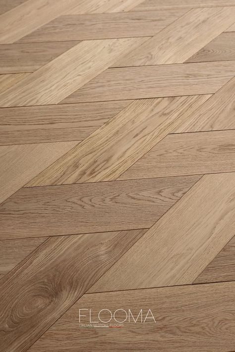 Herringbone parquet, a revisited classic. Choose between oak, American walnut or teak, customizing the size, finish and installation to create a unique and tailor-made floor. Each piece, handcrafted with care, expresses the excellence of wood craftsmanship. Parquet Floor, Wood Parquet, Herringbone Floor, American Walnut, Herringbone, Teak, Kitchen Design, Walnut, In Italy