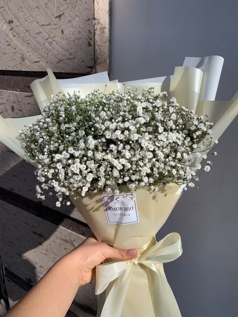 Flowers Buke, Ramos Aesthetic, 16 Candles, Baby S Breath, Spring Aesthetic, Baby's Breath, Pretty Flowers, Getting Married, Roses