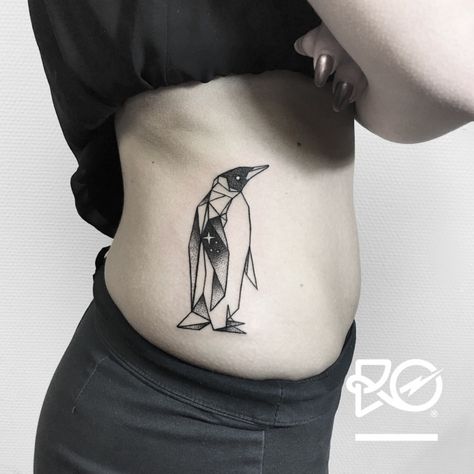 Tattoo Stockholm, Australia Tattoo, Penguin Tattoo, Bestie Tattoo, Muster Tattoos, Constellation Tattoos, Tattoo Outline, Blackwork Tattoo, Piercing Tattoo