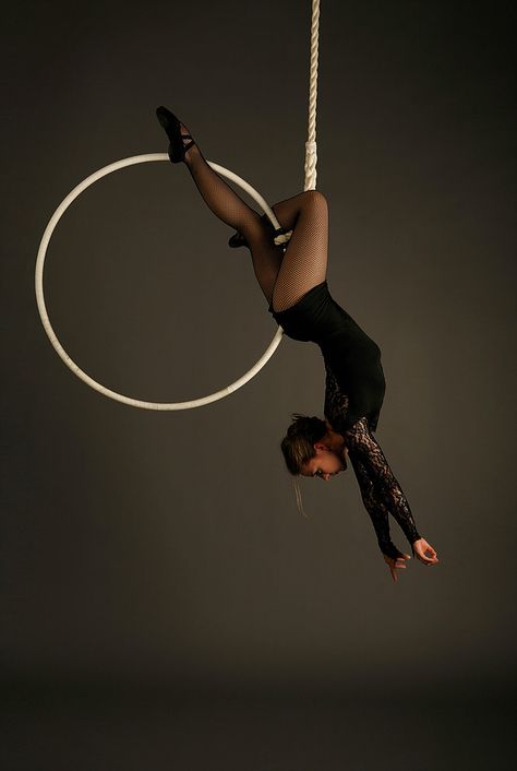 Amy Panter Gallery Trapeze Photoshoot, Hand On Chest Pose, Aerial Hoop Photoshoot, Aerial Hoop Poses, Aerial Hoop Moves, Lyra Aerial, Aerial Hoop Lyra, Aerial Gymnastics, Circus Aesthetic