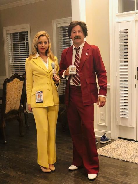 Cool Couple Halloween Costumes, Meme Costume, Funny Couple Costumes, Couples Halloween Costumes, Fashion Costume Halloween, Funny Couple Halloween Costumes, Halloween Costumes To Make, Best Couples Costumes, Halloween Coustumes