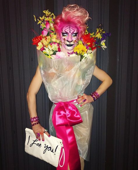 🐯💐🎁 went as a tiger lily last night 🎀 inspired by @itsjeremyscott for @moschino 🌷💌 #AgeOfAquaria Tiger Makeup, Drag Queen Costumes, Camp Fashion, Bouquet Dress, Cheap Halloween Costumes, Queen Makeup, Mermaid Costume, Spring Beauty, Halloween 2017