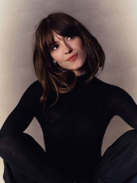 Women Icons Aesthetic, Hairstyles For Almond Face, Lob With Bottleneck Bangs, French Bangs With Short Hair, Short Styles With Bangs, Bangs Brunette Long Hair, Jess Day Hair, Bangs And Long Bob, Vintage Shoulder Length Hair