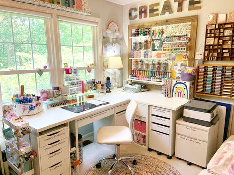 What are some of your must haves for your craft desk? Do you like things out on top of your desk, or do you prefer it clear? Drawers or no drawers? I love my desk set-up, but every 6 months or so, I try to take a fresh look at it, clean out the drawers, and change things up a bit. What can I say, I like to keep it fresh! Sharing a video of my desk set-up over on YouTube and how I freshen it up! Office Craft Room Combo, Craft Shed, Art Studio Room, Organization Station, Sewing Room Design, Dream Craft Room, Craft Room Design, Craft Space, Art Studio At Home