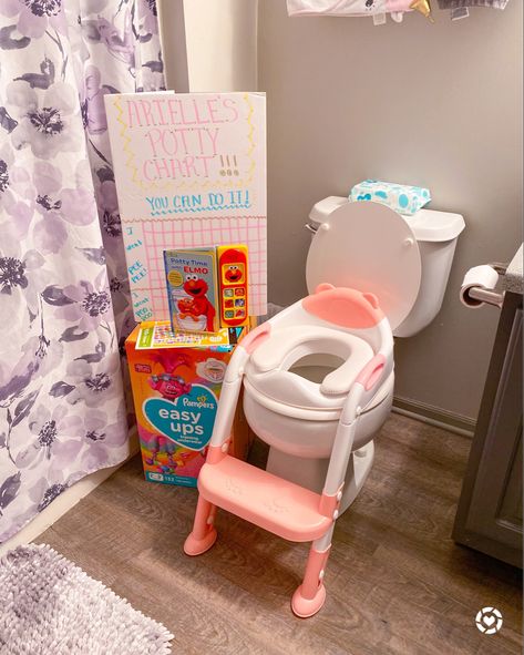 Step Stool Diy, Pampers Easy Ups, Toilet Step, Toddler Toilet, Potty Training Seats, Kids Potty, Potty Seat, Kids Bathroom, Potty Training