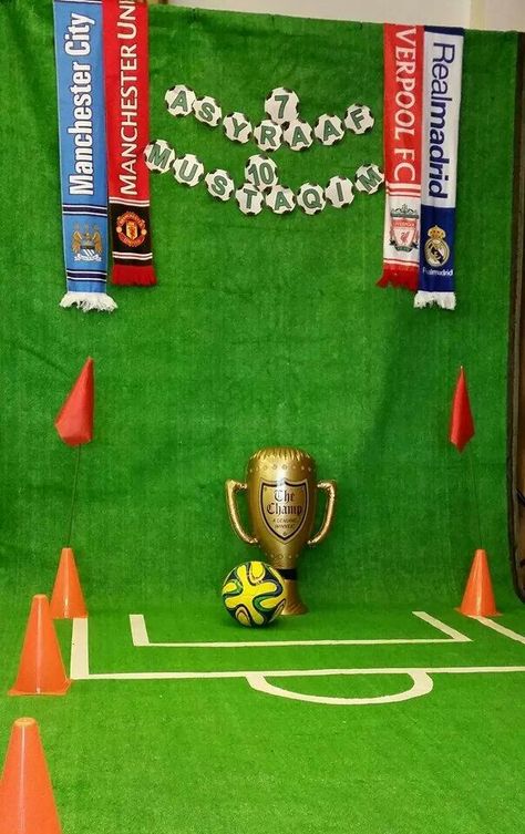 Soccer Photo Booth, Football Presentation, Football Banquet Ideas, Event Decoration Ideas, Soccer Photo, Pool Party Games, Football Banquet, Gaming Event, Sport Theme