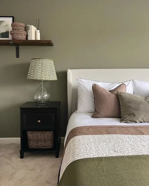 Farrow and Ball Treron 292 bedroom Farrow And Ball Treron Bedroom, Farrow And Ball Bedroom Ideas, Treron Farrow And Ball Bedroom, Farrow And Ball Green Bedroom, Treron Farrow And Ball, Farrow And Ball Treron, Farrow And Ball Bedroom, Sage Green Bedroom Ideas, Green Bedroom Walls