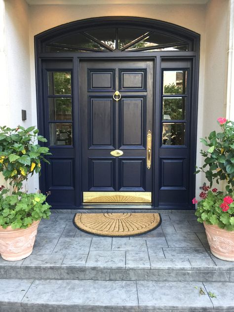 Black Doors Exterior Front Entry, Black Exterior Doors, Flush Door Design, Traditional Front Doors, House Front Door Design, Modern Entrance Door, Front Door Styles, Main Entrance Door Design, Elegant Doors