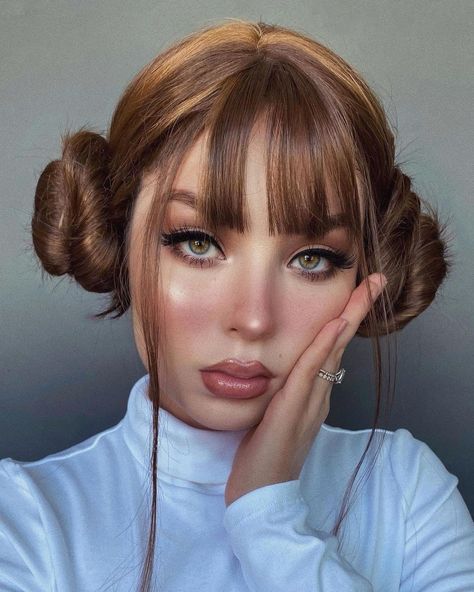 1950s Hairstyles For Long Hair, Princess Leia Cosplay, Star Wars Hair, Star Wars Makeup, Princess Leia Hair, Disney Princess Makeup, Princess Leia Costume, Baby Girl Hairstyles Curly, Vintage Hairstyle