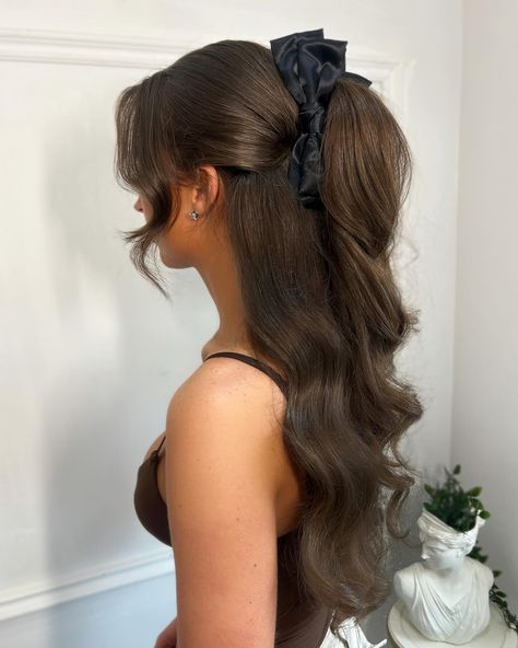 Bow Claw Clip Half Up🖤 Thick Half Up Half Down Hair, Bow Claw Clip Hairstyle, Claw Clip Hairstyles Half Up Half Down, Half Up Half Down With Bow, Hairstyle With Bow Clip, Half Up Half Down Bow, Bow Claw Clip, 2025 Bride, Easy Hairstyles For Thick Hair