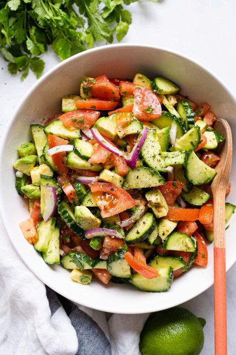 Avocado Corn Salad, Tomato Avocado Salad, Cucumber Tomato Avocado Salad, Fancy Salads, Easy Chicken Marinade, Smoked Salmon Salad, Cucumber Avocado Salad, Tomato Avocado, Avocado Tomato Salad