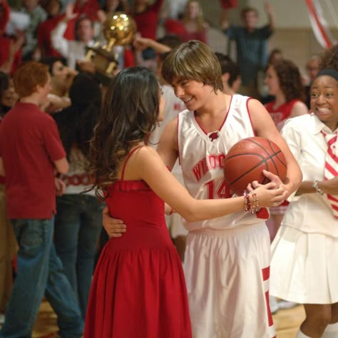 Musical Quiz, Gabriela Montez, Troy Gabriella, Disney Playlist, Zac And Vanessa, Troy And Gabriella, Zac Efron And Vanessa, Highschool Musical, Gabriella Montez