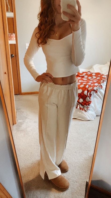 beige outfit inspo - beige pants Beige Sweatpants For Lounging, Beige Sweatpants For Loungewear, Casual Fitted Beige Sweatpants, Everyday Beige Cotton Sweatpants, Beige Sweatpants Outfits, Cream Sweatpants Outfit, Beige Wide-leg Relaxed Fit Sweatpants, Beige Sweatpants, Sweatpants Outfits