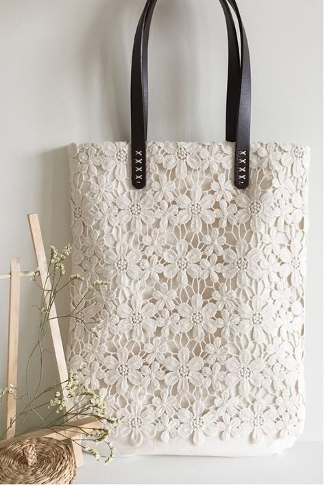 Tas Denim, Sacs Tote Bags, Lace Bag, Cotton Wedding, Wedding Bags, Wedding Bag, Fabric Bags, Crochet Bags, Fabric Bag