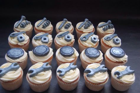 Mechanics cupcakes Car Cupcakes For Men, Mechanic Themed Wedding, Mechanic 1st Birthday, Mechanic Themed Party, Mechanic Cupcakes, Mechanic Themed Birthday Party, Mechanic Birthday Party, Guy Cupcakes, Car Themed Cupcakes