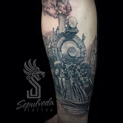 Mexican revolution theme sleeve.  # mexicanrevolution #revolucionmexicana #tatuajemexicano #tatuajedelarevolucionmexicana #traintattoo #tatuajedetren #tren Mexican Revolution Tattoo, Revolution Tattoo Ideas, Revolution Tattoo, Gangster Art, Mexican Art Tattoos, Mexican Revolution, Cholo Art, Western Artwork, Art Tattoos