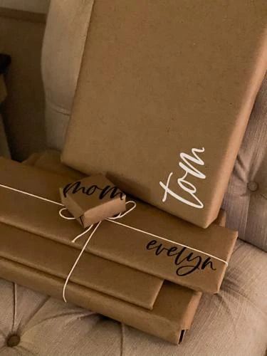 Cricut Removable Vinyl DIY - Why Choose Removable? Cricut Projects Christmas, Joy Cricut, Class Christmas Gifts, Xmas Gift Wrap, Cricut Christmas Ideas, Wrapping Presents, Vinyl Gifts, Cricut Joy, Present Wrapping