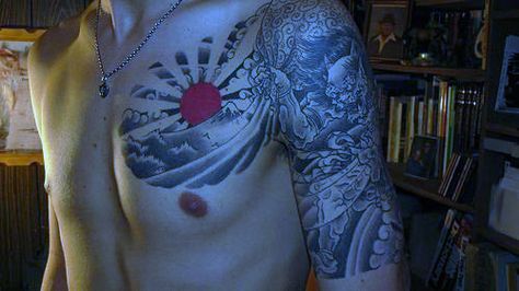 Japanese Rising Sun Ray Tattoo For Men On Chest Sun Ray Tattoo, Sun Tattoo Designs For Men, Rising Sun Tattoo, Sun Rays Tattoo, Rising Sun Tattoos, Japanese Rising Sun, Symbol Of Truth, Tattoo Sonne, Japanese Tattoos For Men