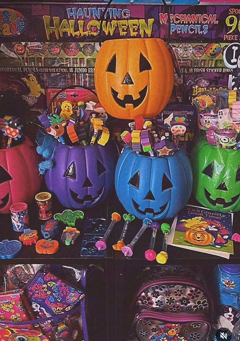 Fall Nostalgia, Childhood Halloween, Bakery Signage, Halloween Nostalgia, Vintage Halloween Cards, Nostalgia 2000s, Blow Molds, Blockbuster Video, Childhood Memories 90s