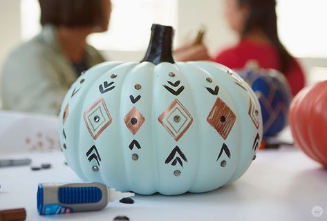 Cute Pumkins Ideas Painting, Ideas Drawing Easy, Pumpkin Painting Ideas Easy, Easy Pumpkin Painting, Pumpkin Painting Party, Creative Pumpkin Painting, Pumpkin Painting Ideas, Halloween Pumpkin Designs, Halloween Pumpkins Painted