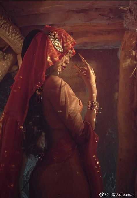 Courtesan Aesthetic, Episode Backgrounds, Dreamy Photography, By Any Means Necessary, Female Reference, Indian Photoshoot, Ancient Beauty, Beauty Shots, Fox Art